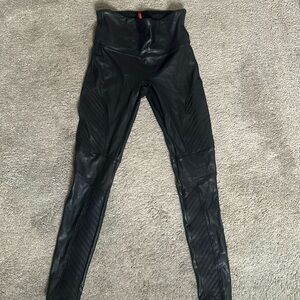 Ladies Spanx legging size Medium